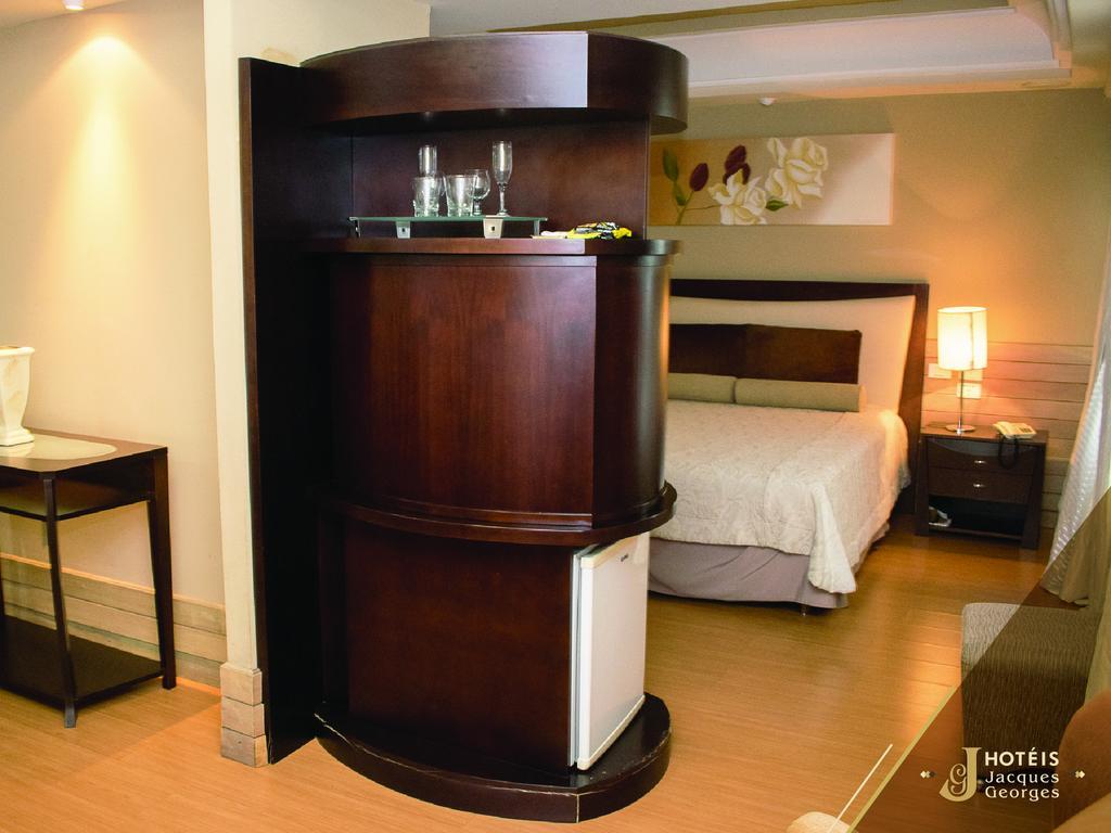 Hotel Jacques Georges Business เปโลตัส ภายนอก รูปภาพ